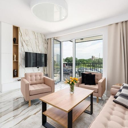 Esencja Apartments With Free Parking Garbary 104 By Noclegi Renters Poznan Exterior photo