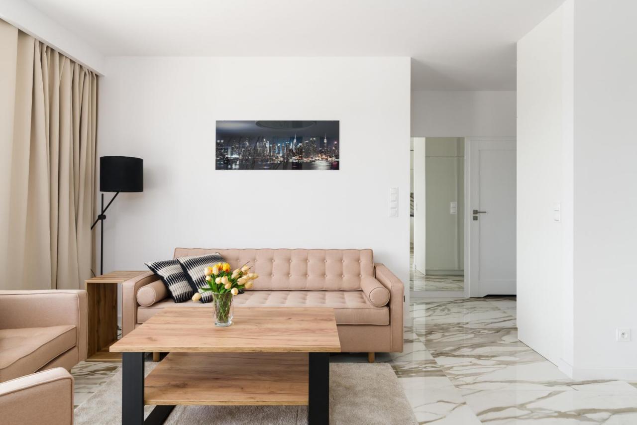 Esencja Apartments With Free Parking Garbary 104 By Noclegi Renters Poznan Exterior photo