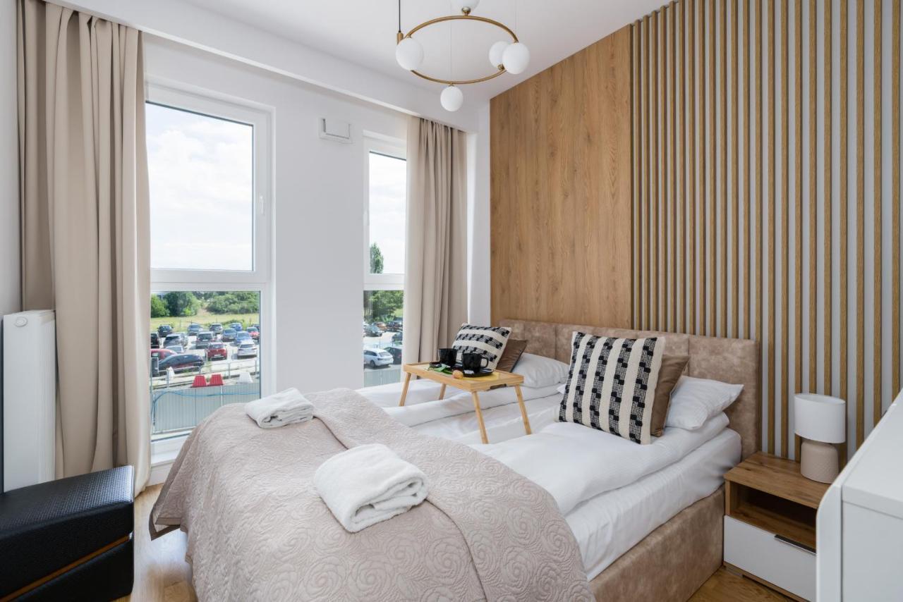 Esencja Apartments With Free Parking Garbary 104 By Noclegi Renters Poznan Exterior photo