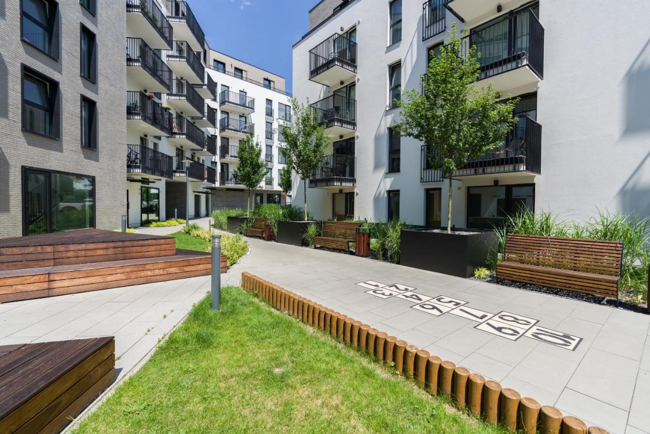 Esencja Apartments With Free Parking Garbary 104 By Noclegi Renters Poznan Exterior photo