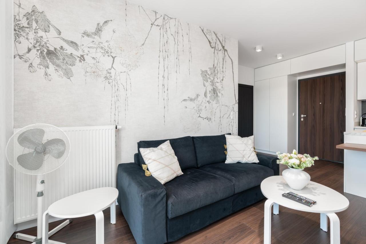 Esencja Apartments With Free Parking Garbary 104 By Noclegi Renters Poznan Exterior photo