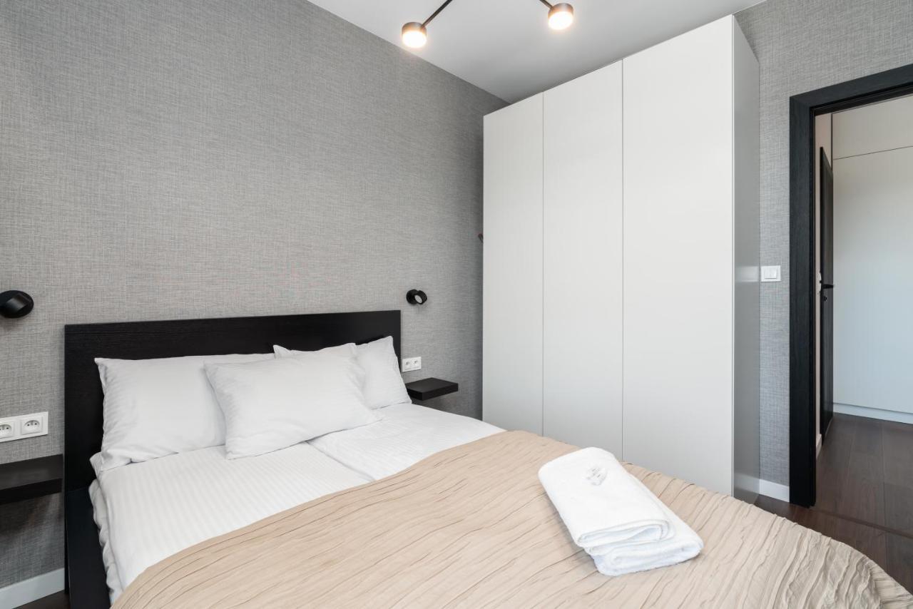 Esencja Apartments With Free Parking Garbary 104 By Noclegi Renters Poznan Exterior photo