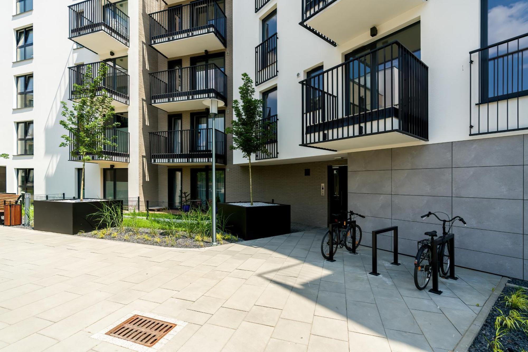 Esencja Apartments With Free Parking Garbary 104 By Noclegi Renters Poznan Exterior photo
