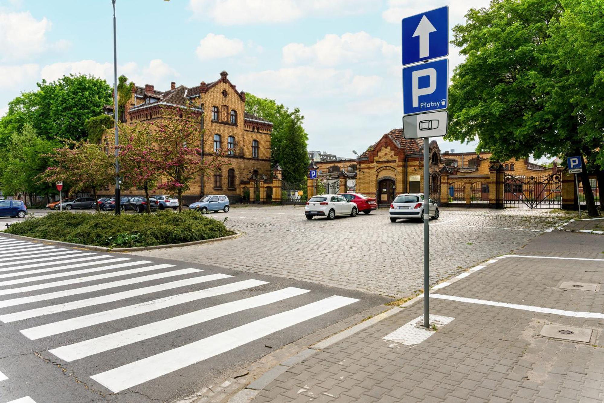 Esencja Apartments With Free Parking Garbary 104 By Noclegi Renters Poznan Exterior photo